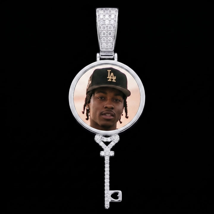 3D Round Key Solid Custom Photo Pendant in White Gold - 22mm
