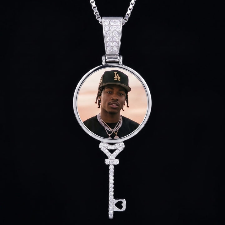 3D Round Key Solid Custom Photo Pendant in White Gold - 22mm
