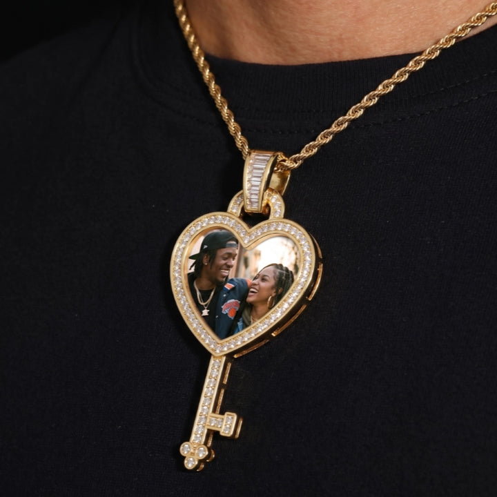 3D Solid Key Heart Custom Photo Pendant - 37mm