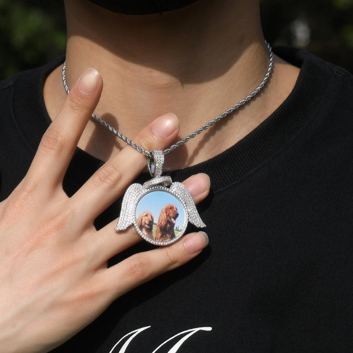 3D ZIRCON DIAMOND CIRCLE CUSTOM PICTURE PENDANT WITH ANGEL WINGS