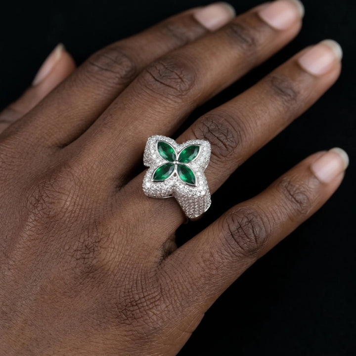 Iced Clover Rings in Yellow Diamond - 25mm