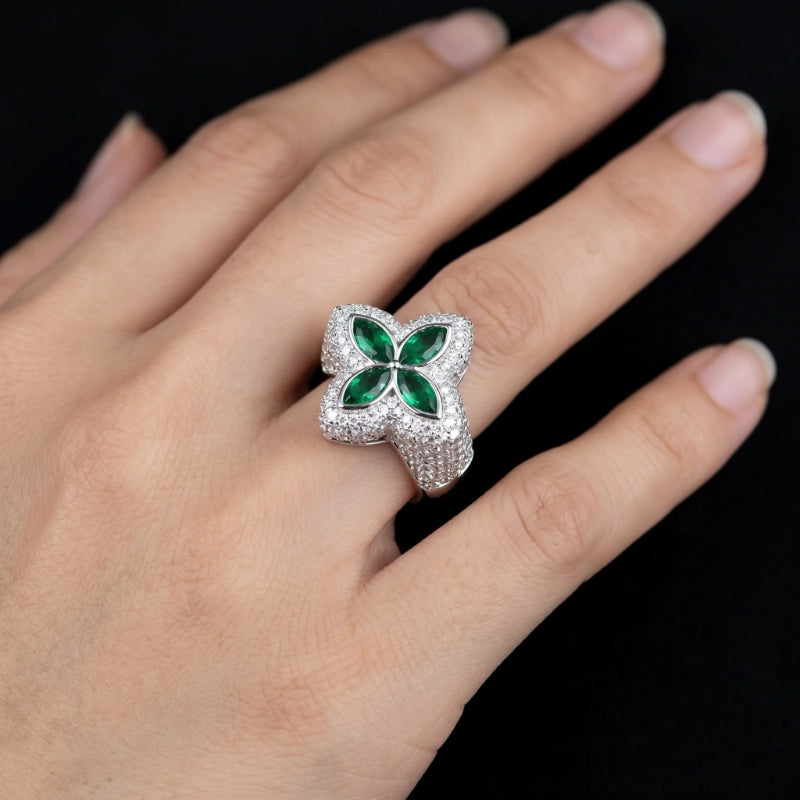 Iced Clover Rings in Yellow Diamond - 25mm